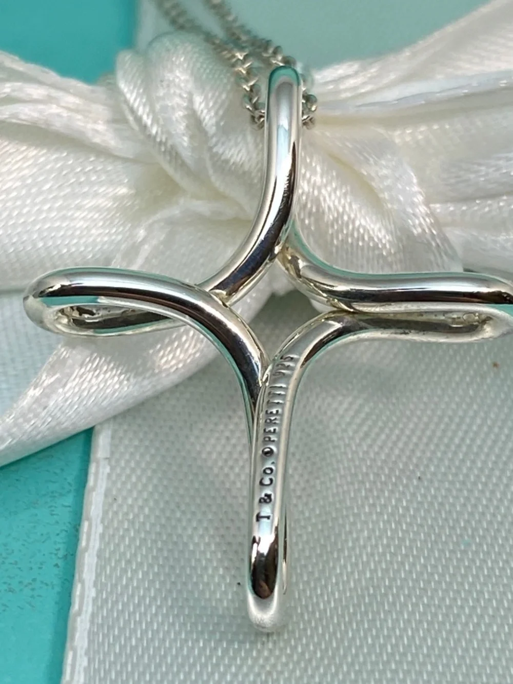 Tiffany & Co Elsa Peretti Infinity Cross 925 Silver Necklace 16”